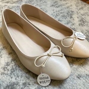 Ballet flats